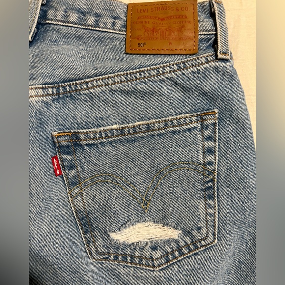 Levi’s shorts size 28 - Picture 4 of 6